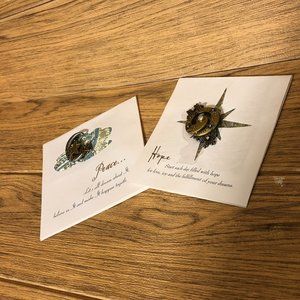 2008 Darling Dash Card & Antique Gold-tone set of two Angel heart pins